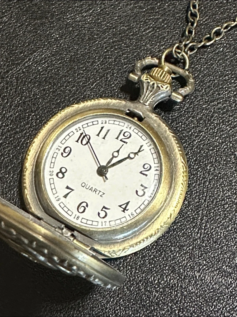Rose Vintage Bronze Pendant Quartz Watch